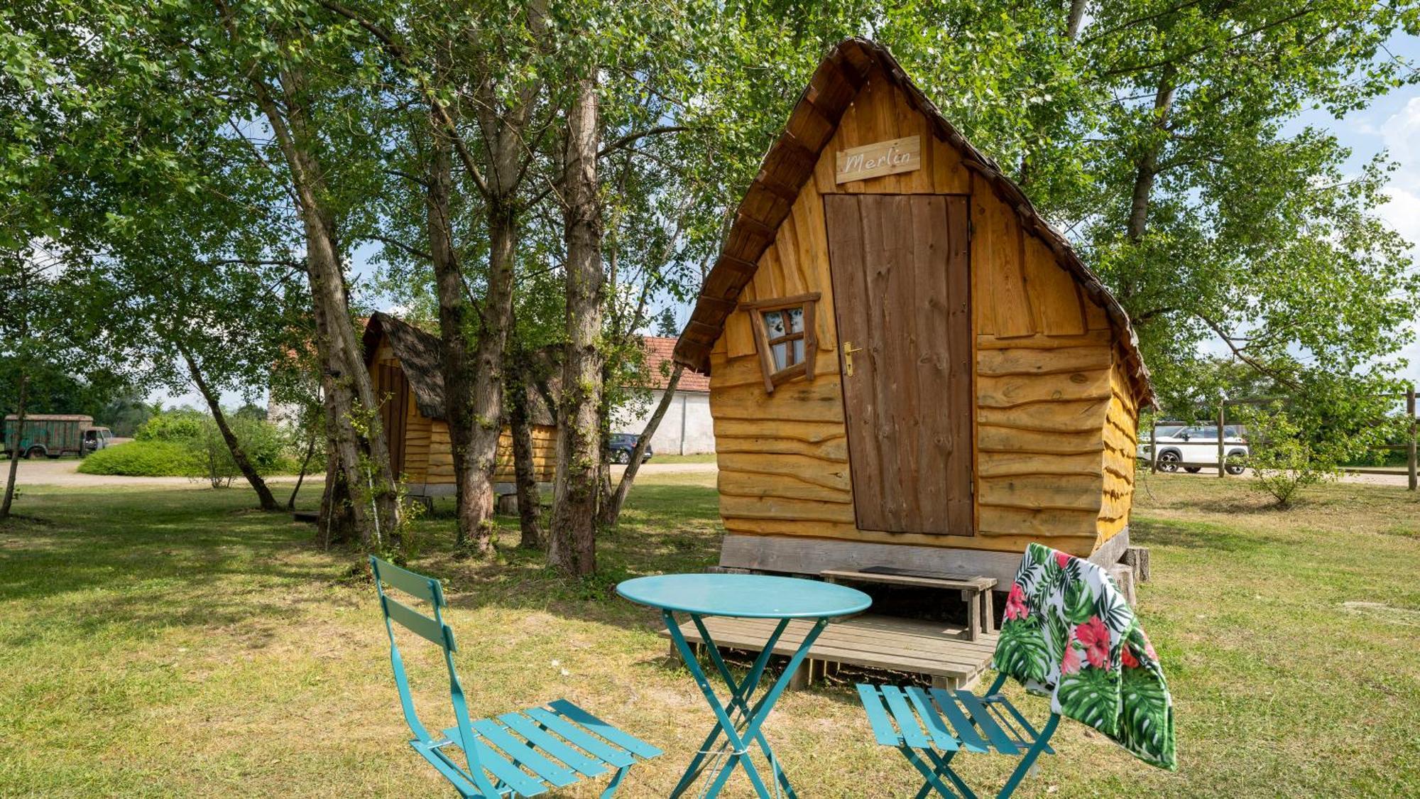 Village Toue Du Domaine Des Demoiselles Chassenard Room photo